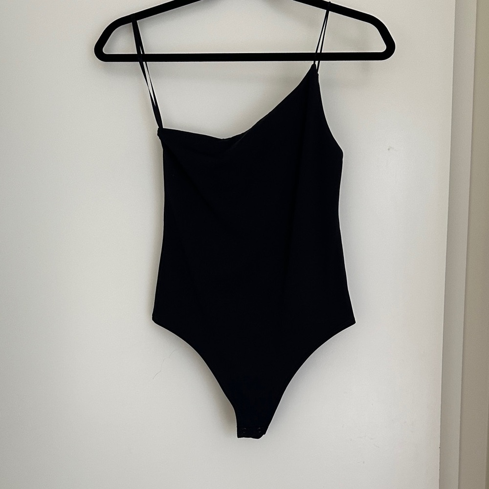 Aritzia Contour One Shoulder Bodysuit
